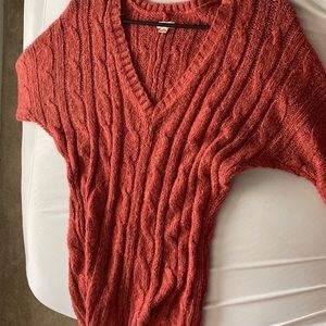 Super cute and very comfy orange shirt! Worn once